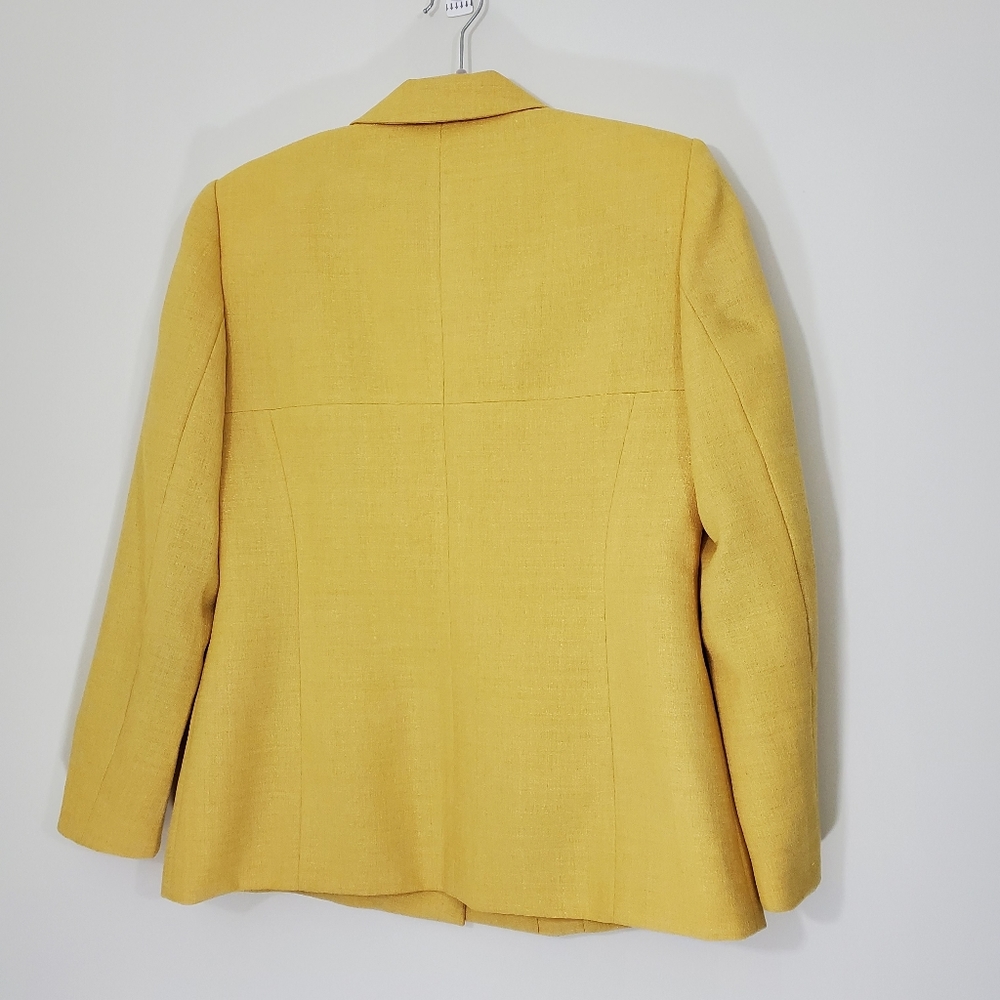 Le Suit Yellow Vintage Button Front Suit, Size 6P - Picture 10 of 13